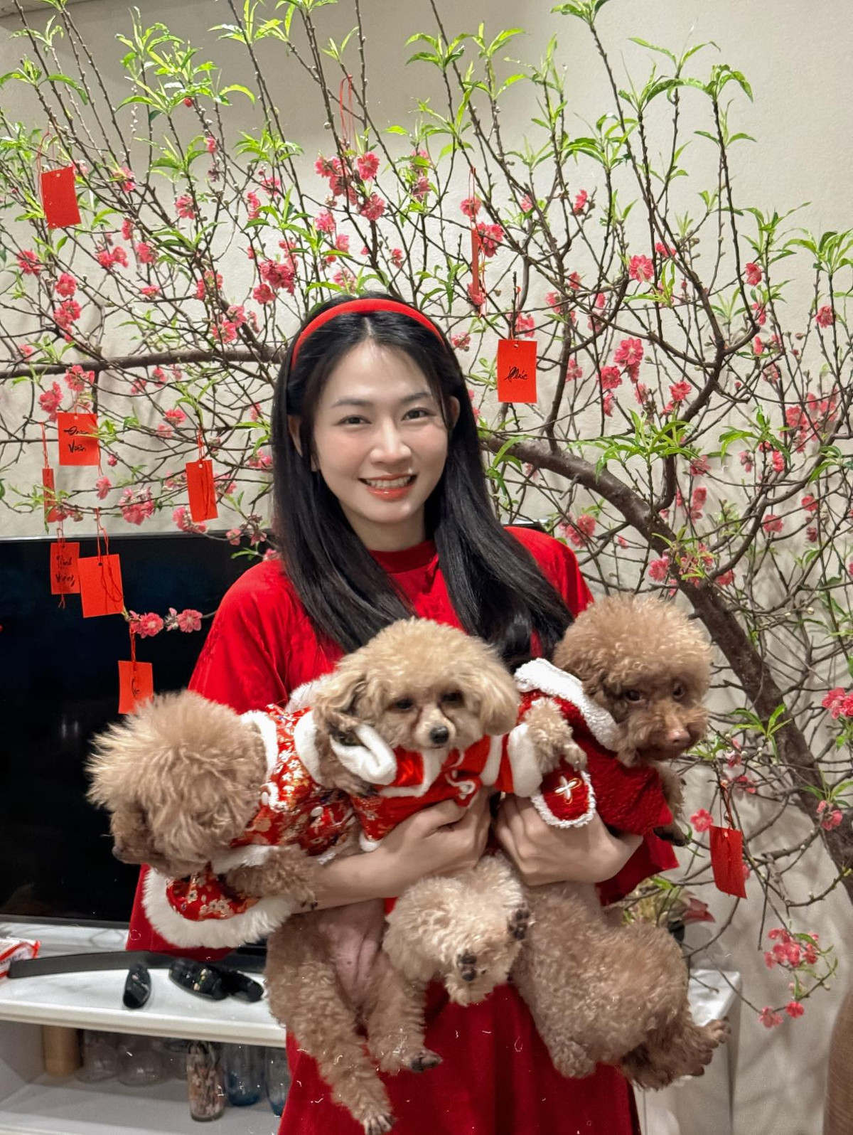 Tình trạng này ngang nhiên diễn ra, thậm chí ngay cả chính chủ là Lê Bống cũng không hề hay biết về hành vi mạo danh và lợi dụng hình ảnh của mình.