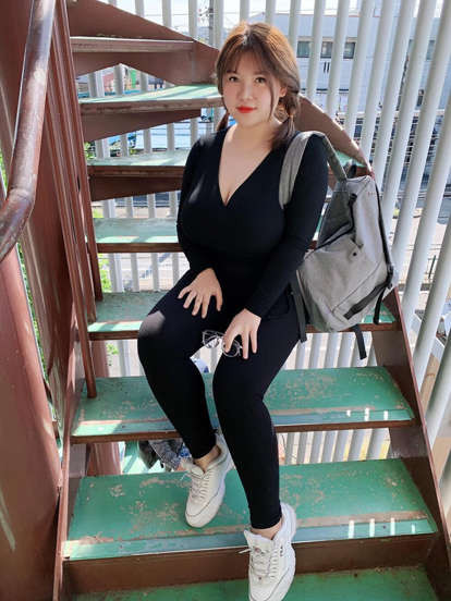 Bên cạnh những chỉ trích, Thu Trang cũng nhận về những lời nhắc nhở nhẹ nhàng hơn từ netizen. Mọi người cũng khuyên cô không nên tham gia chuyện nhà người ta kẻo rước họa vào thân.