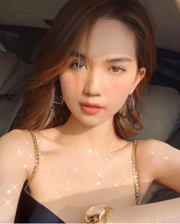 Vốn nổi tiếng là người thẳng tính lại không ngại thị phi, Ngọc Trinh không ít lần đích thân ra mặt đối chất với antifan. Thái độ bình tĩnh và văn minh khi đối mặt với lùm xùm của người đẹp gốc Trà Vinh nhận được nhiều khen ngợi từ phía dân mạng.