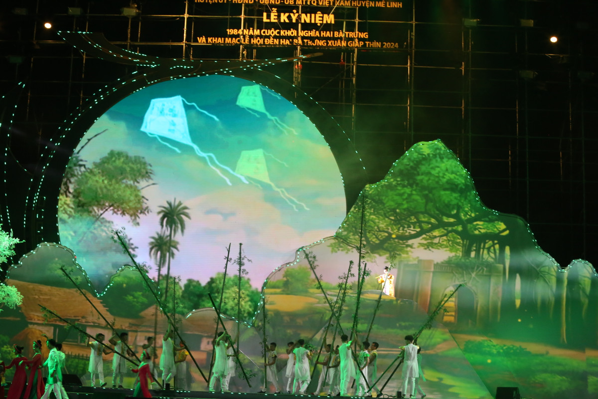 Theo chia sẻ của BTC, ngoài phần trình diễn của các diễn viên, vũ công thì năm nay, Lễ hội đền Hai Bà Trưng còn được áp dụng công nghệ 3D Mapping để tăng phần sinh động thêm.