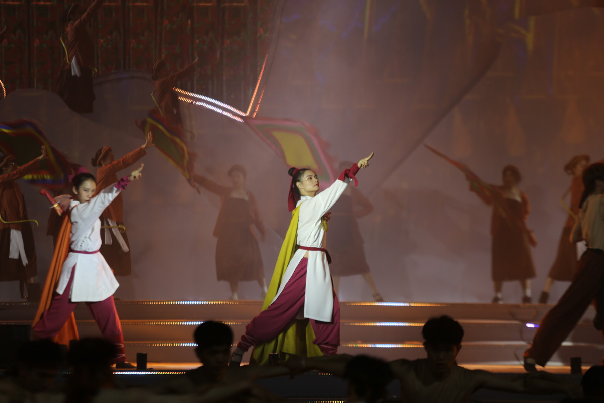 Chương trình "Âm vang Mê Linh" có sự kết nối quá khứ - hiện tại - tương lai, là chủ đề gợi nhiều sự liên tưởng, dễ dàng truyền tải nhiều thông điệp nội dung, đưa khán giả đến gần với lịch sử thời Hai Bà Trưng một cách tinh tế, thực cảnh, hấp dẫn và hiệu quả.