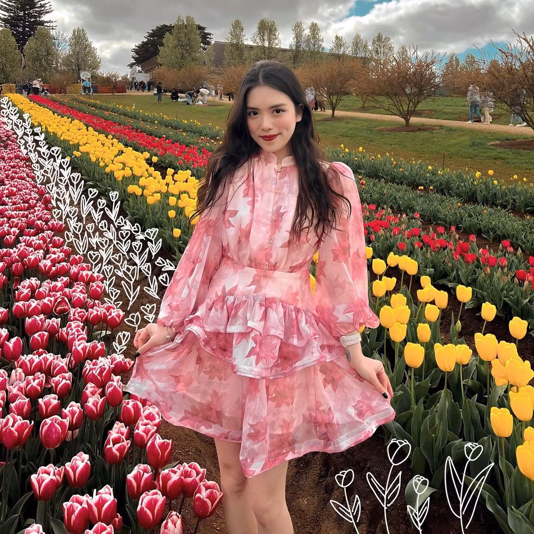 Vốn sở hữu học vấn khủng đúng chuẩn "con nhà người ta", Mẫn Nhi từng là cộng tác viên cho TEDx Sydney - chương trình diễn thuyết được tổ chức ở hơn 140 quốc gia.