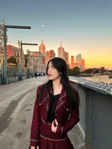 Sau khi hoàn thành tốt nghiệp ngành Truyền thông, Mẫn Nhi đã chính thức đi làm full-time tại một công ty marketing agency nổi tiếng tại Úc.