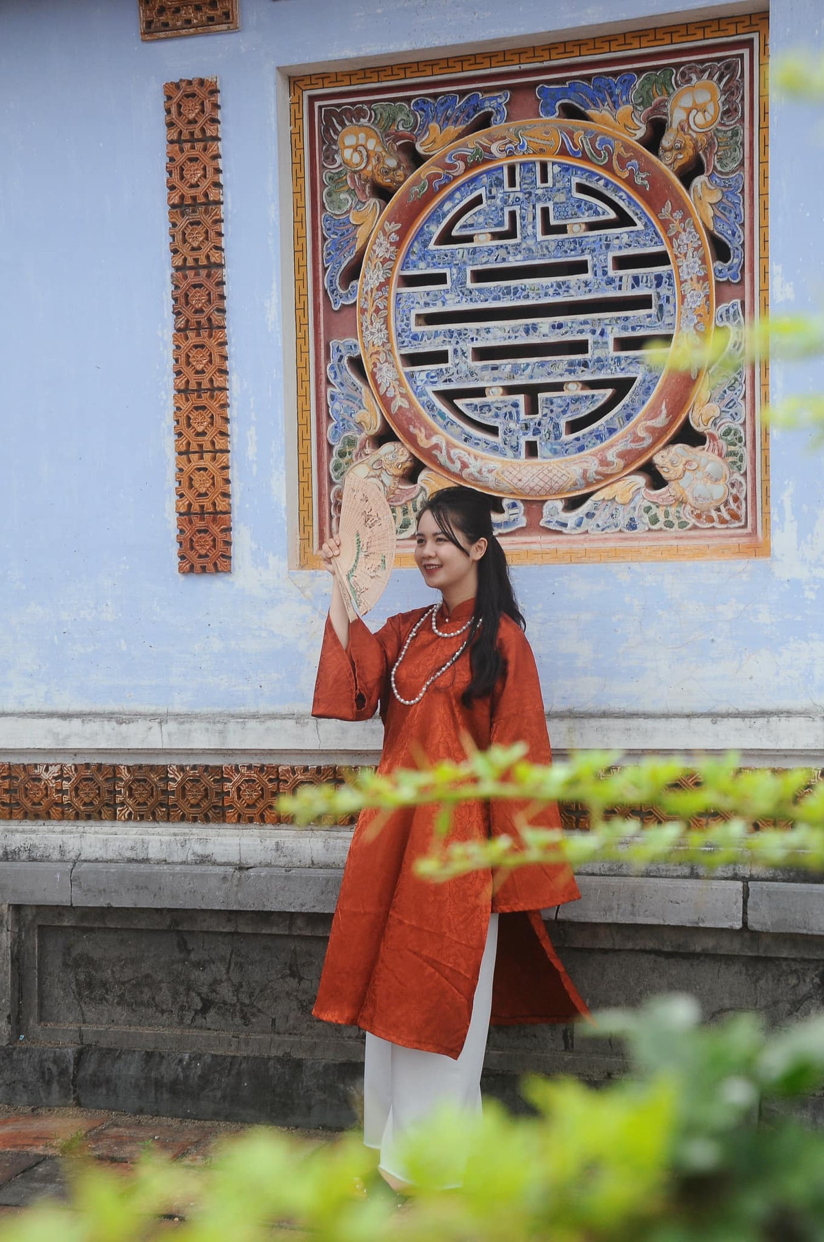 Thùy Dương từng là hoa khôi Đại học Vinh. Quế Ngọc Hải dính "tiếng sét ái tình" ngay lần đầu gặp cô khi tới xem cuộc thi Hoa khôi của Đại học Vinh năm 2014. Anh phải mất hơn hai năm mới "cưa đổ" cô nàng.