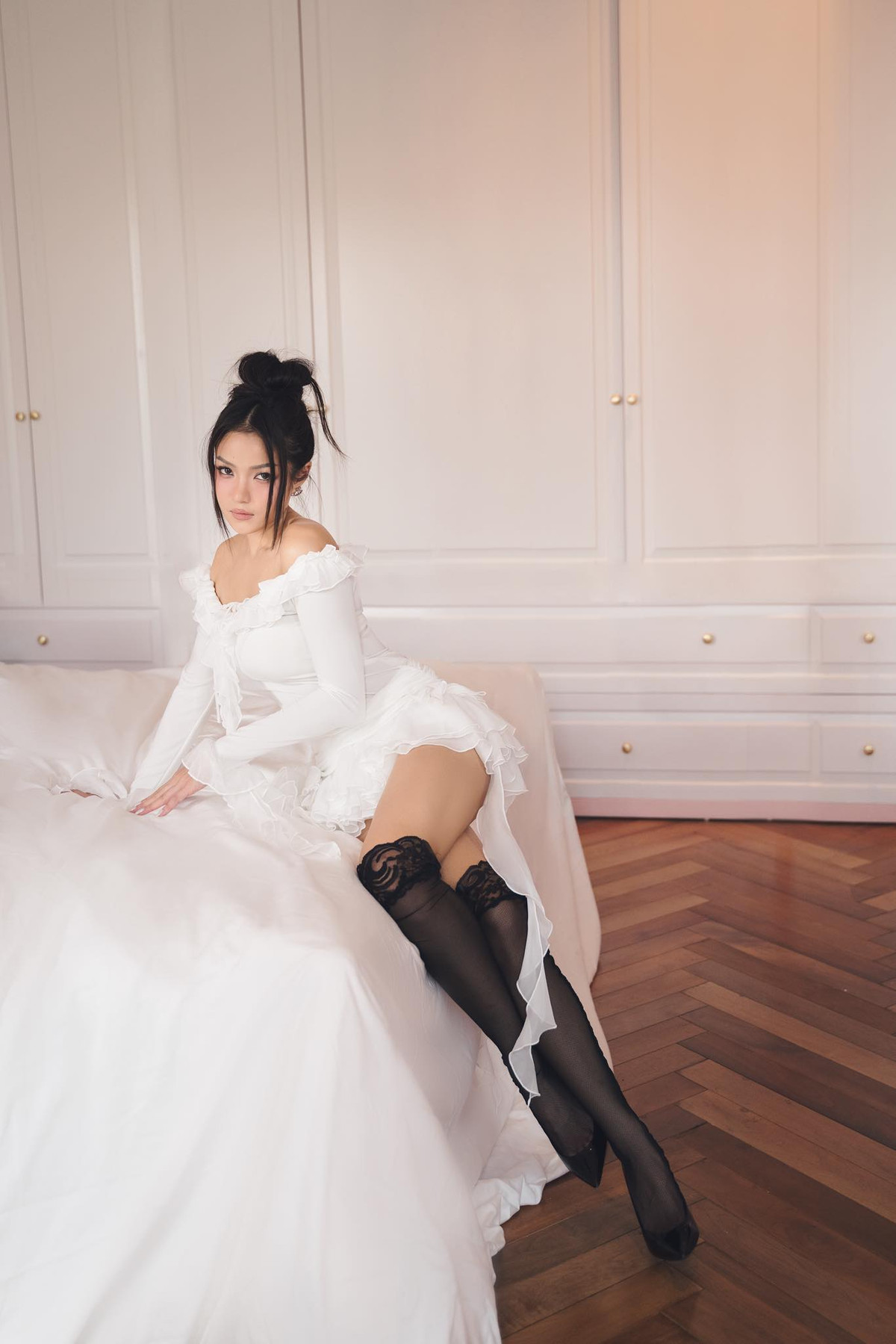 Thuỷ Top tập luyện 3 bộ môn phối hợp, gồm chạy bộ, đạp xe và bơi lội, đồng thời, tham gia nhiều hoạt động khác như: yoga, leo núi, võ thuật, gym…