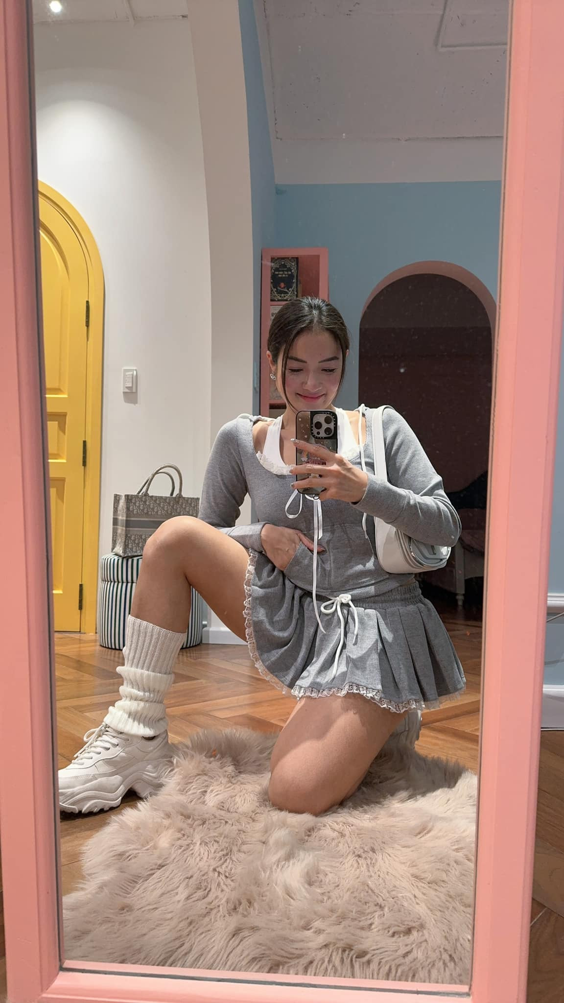 Hot girl ngực khủng thường xuyên luyện tập để có được thân hình săn chắc.