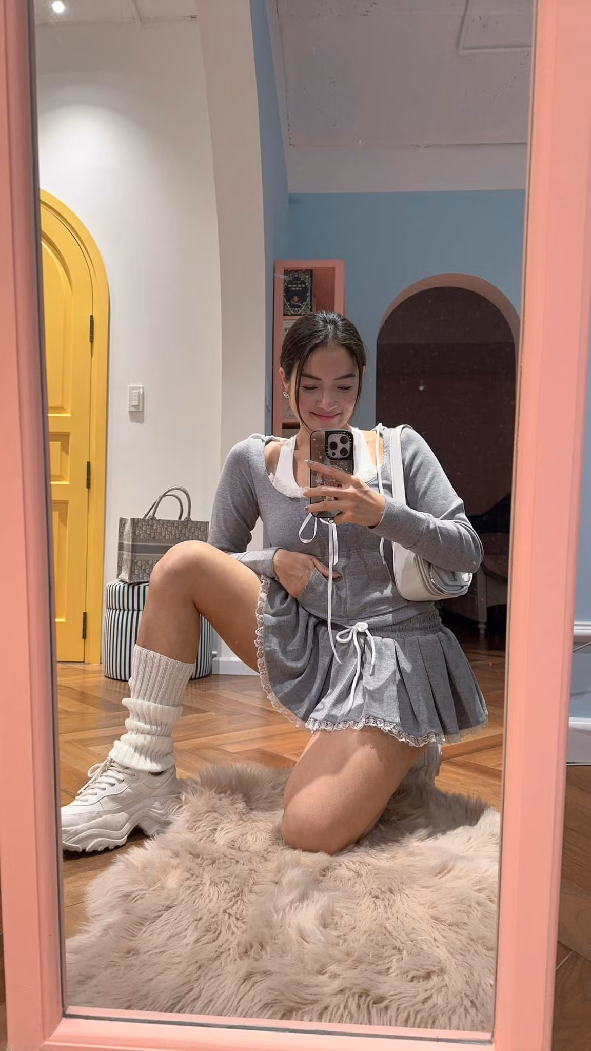 Hot girl ngực khủng thường xuyên luyện tập để có được thân hình săn chắc.