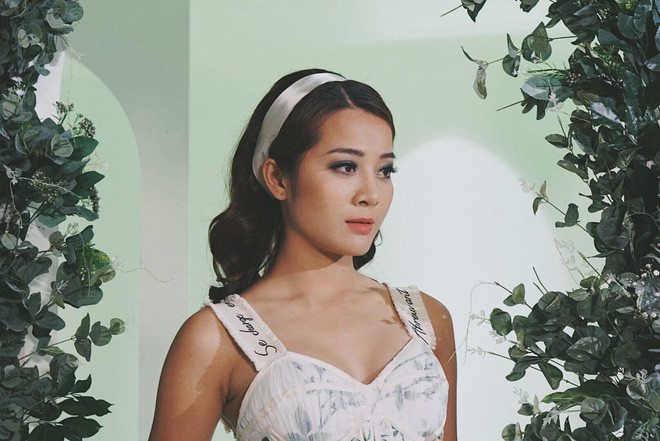  Karen Nguyễn tên thật là Nguyễn Kiều Diễm, sinh năm 1993 từng tốt nghiệp chuyên ngành đạo diễn sân khấu.