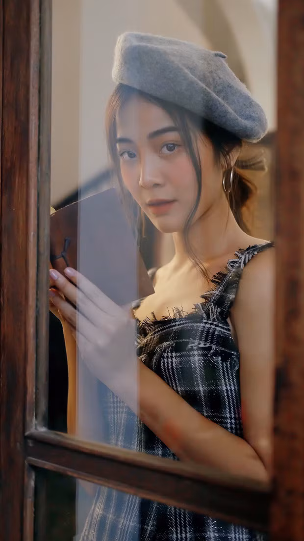 Trong thời gian này, ông đã gặp lại Lý Lệ Hà (do Karen Nguyễn thủ vai) và bất chấp sự soi xét của mọi người để công khai mối quan hệ với người tình cũ.