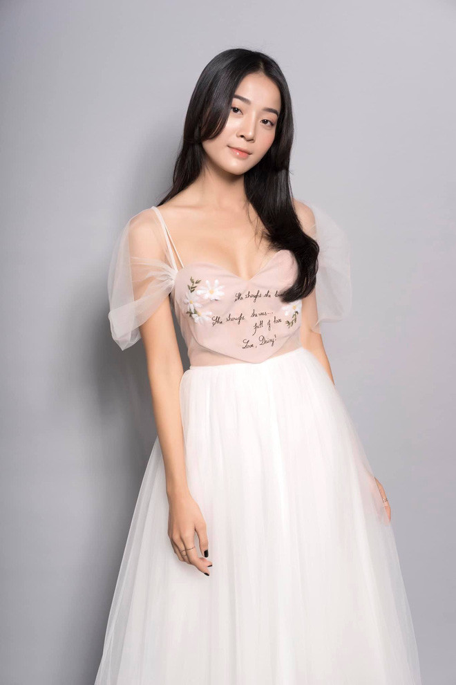 Thậm chí, khi nhắc đến tên cô, khán giả ít khi nhớ đến cái tên Karen Nguyễn hay Kiều Diễm (tên thật của cô) mà chỉ nhớ tới cái tên Gia Hân trong MV của Hương Giang vì vai diễn quá ấn tượng.