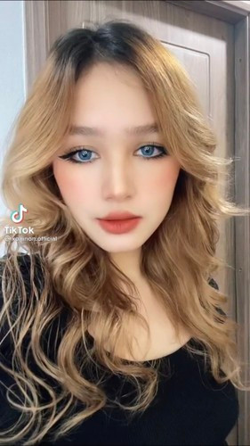 Với hình ảnh mộc mạc, mỹ nhân sinh năm 2002 tạo cảm giác dễ gần hơn với công chúng.