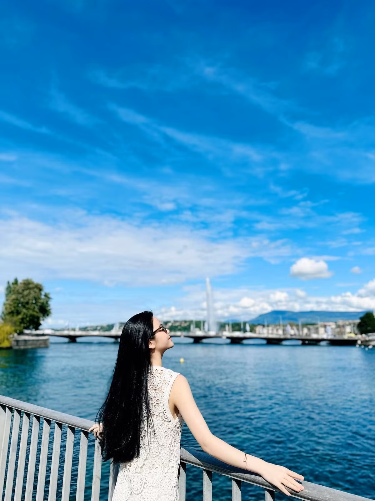 Chu Thanh Huyền từng chia sẻ dù không biết tiếng Anh nhưng cô đã đi khắp từ châu Âu đến châu Á - mọi nơi có sự xuất hiện của Quang Hải.