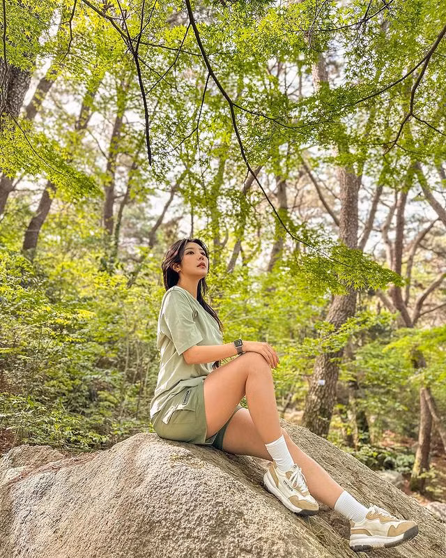 Tinh thần thoải mái cũng là một trong những bí quyết giúp Park Seo Hyun kéo dài sự trẻ trung. Cô dành nhiều thời gian để đi du lịch và trải nghiệm cuộc sống.