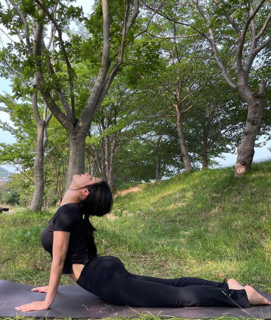 Ở ngoài đời, Park Seo Hyun sở hữu gương mặt đẹp, vóc dáng cân đối.