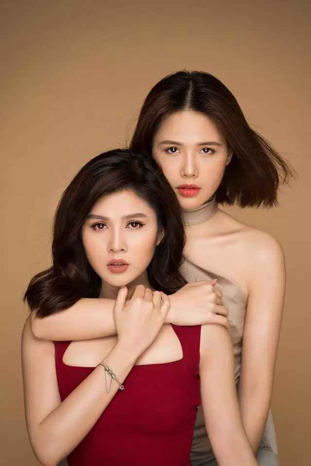 Bên cạnh đó nhiều người cũng phải xuýt xoa vì đôi bạn thân này đều mới sinh em bé cách đây chưa lâu nhưng đã nhanh chóng lấy lại phong độ xinh đẹp.