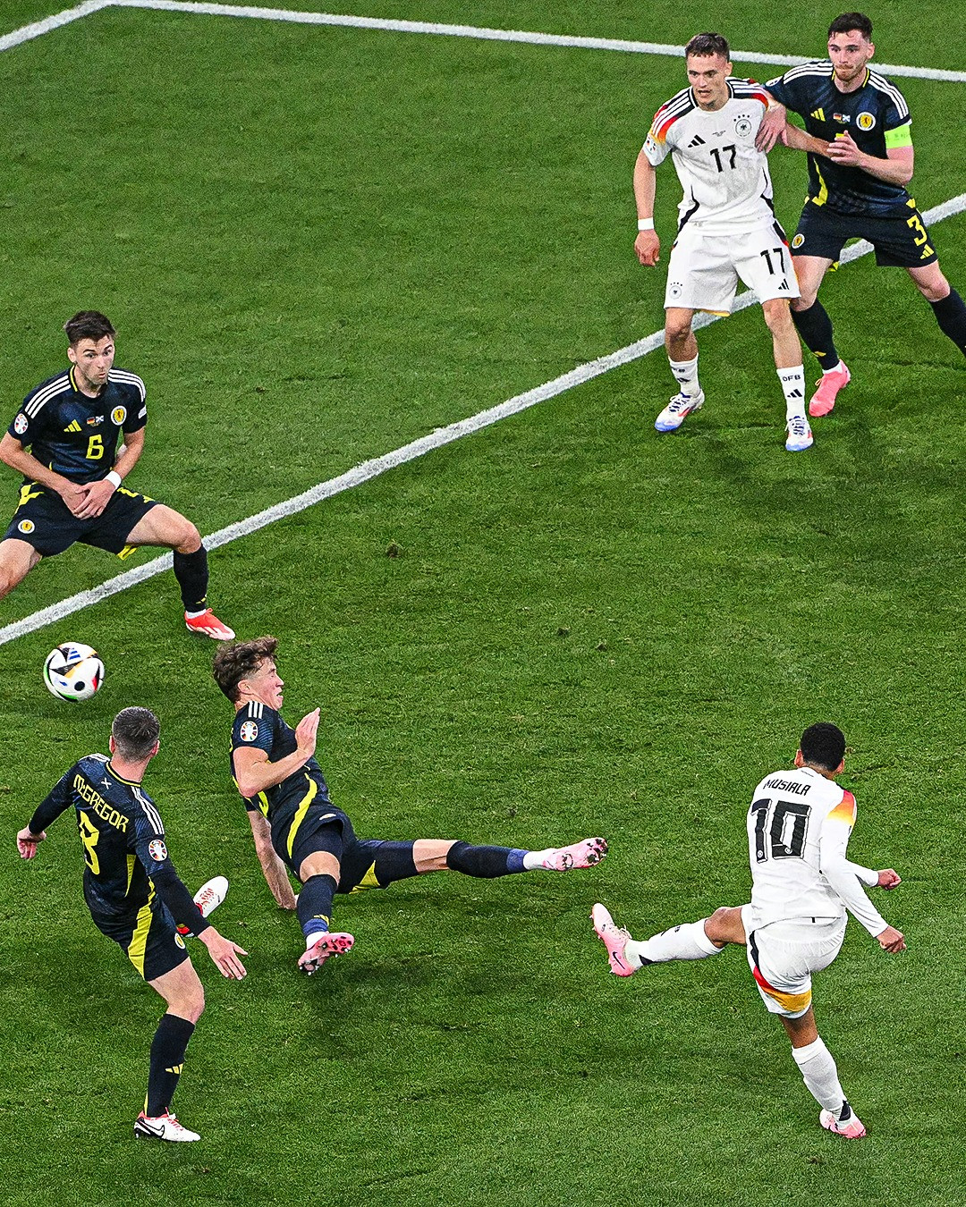 Chu nha EURO 2024 thang tung bung Scotland ngay ra quan-Hinh-2