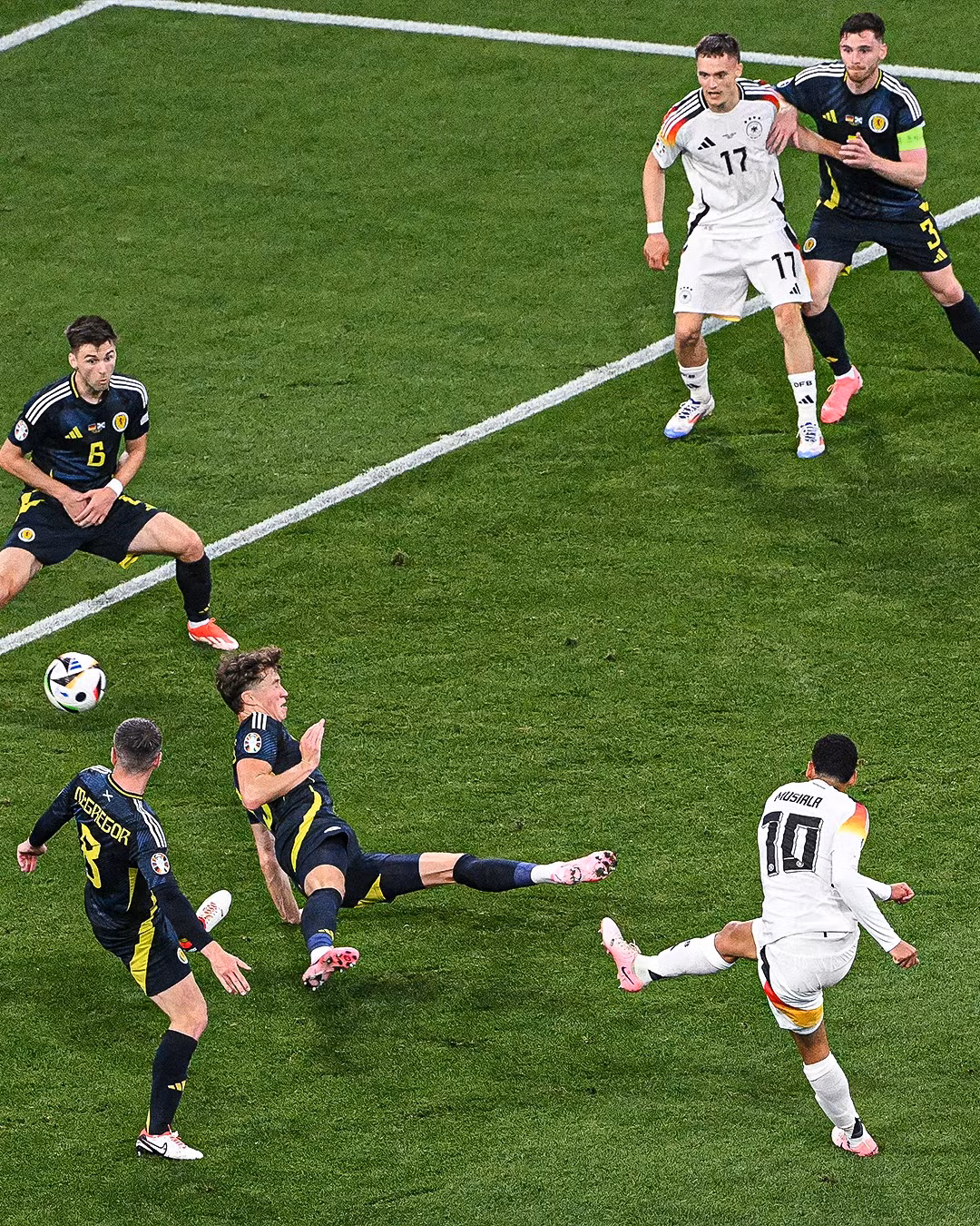 Chu nha EURO 2024 thang tung bung Scotland ngay ra quan-Hinh-2