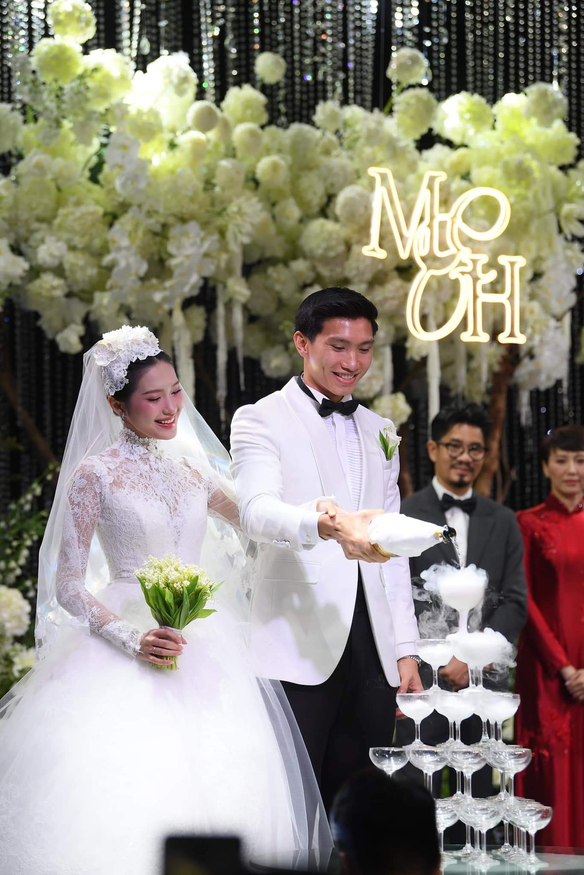 Bên cạnh những bức ảnh lễ cưới, trên trang cá nhân, Văn Hậu và Hải My thường xuyên cập nhật những hình ảnh đời thường.