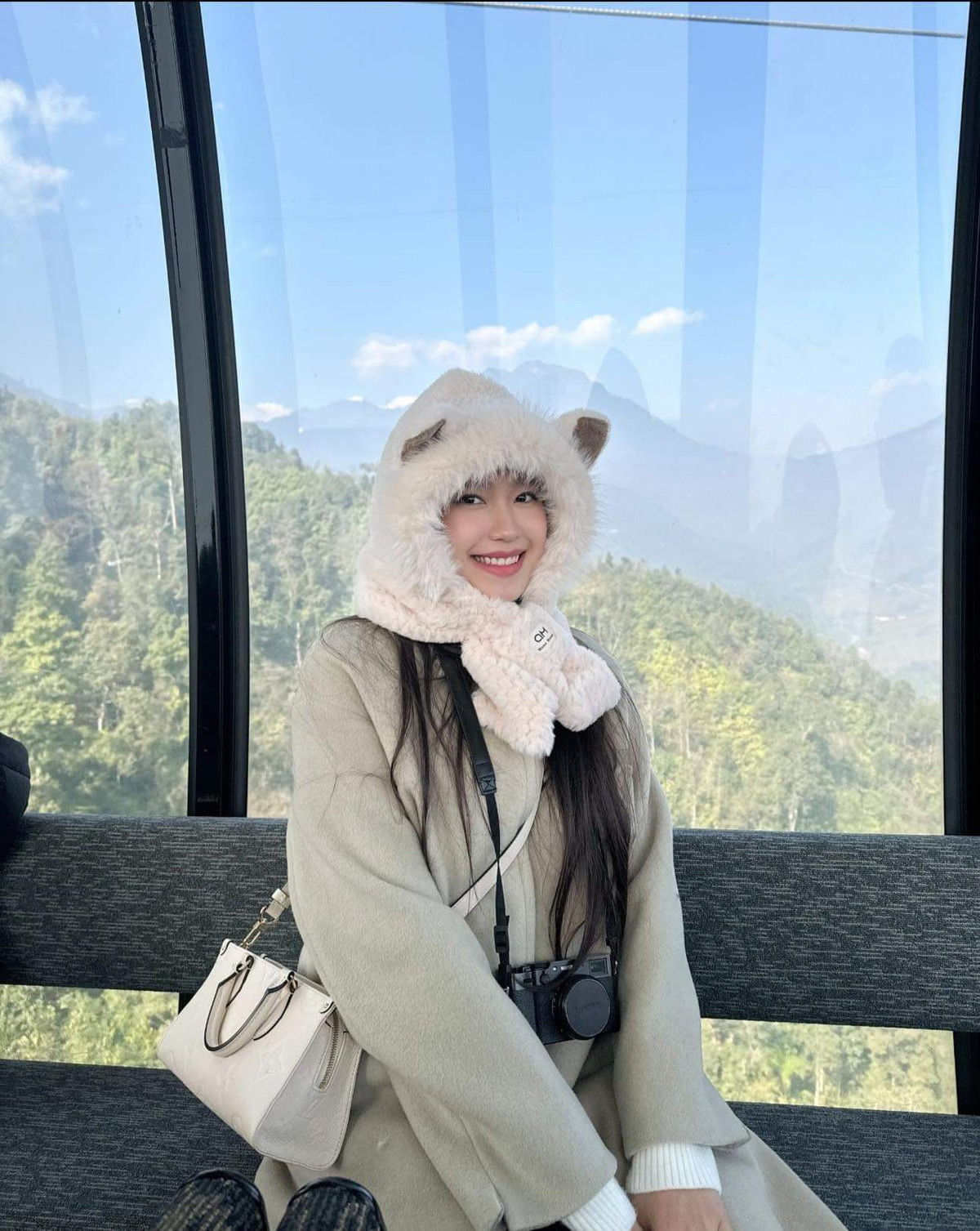 Đến Văn Hậu khi xem lại ảnh cũng không biết cảm thán câu gì vì khả năng chụp ảnh sống ảo đỉnh cao của Hải My.