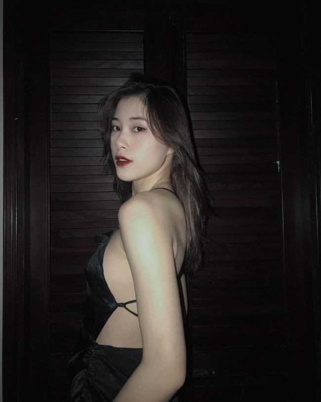 Theo dõi trang cá nhân của Hoa khôi bóng chuyền Đặng Thu Huyền, nhiều fan không khỏi bất ngờ với những bức ảnh cô nàng khoe vóc dáng đẹp miễn chê.