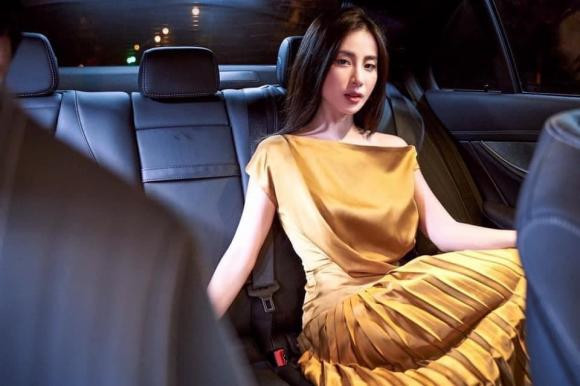 Nhưng đến năm 2018, Miss Audition 2006 tiết lộ việc đã ly hôn chồng và cô cho biết bản thân chỉ muốn "toàn tâm toàn ý" chăm sóc cho 2 đứa con.