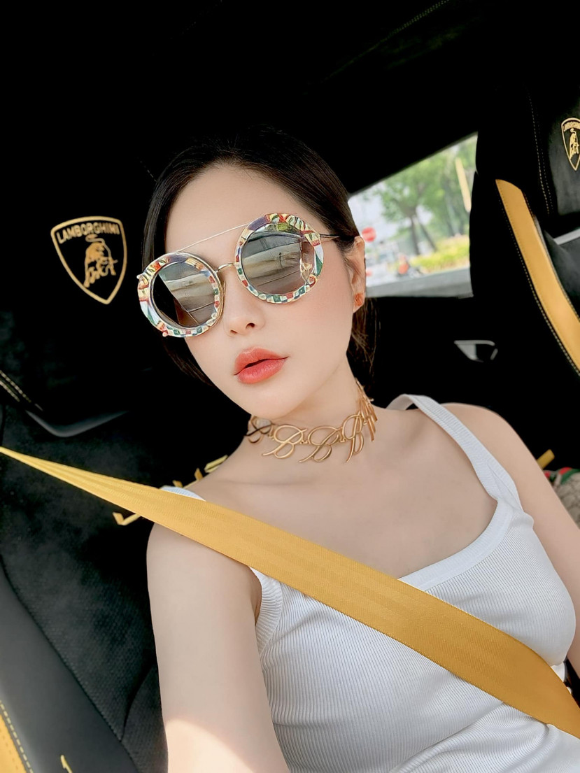 Nữ đại gia quận 7 tiết lộ đây là số vàng lúc vợ chồng cô mua vào với mức giá khoảng 57 triệu đồng/ lượng. Nhân cơ hội giá vàng tăng cao vượt mốc lịch sử, Di Băng quyết định bán đi để kiếm lãi.