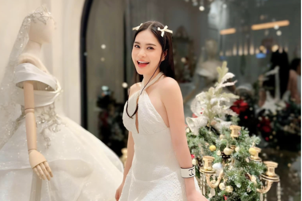 Chưa kịp sắm vàng cho con gái mà bà xã ở nhà đã âm thầm ôm tài sản đi bán thế này bảo sao doanh nhân Quốc Vũ không hoảng hồn.