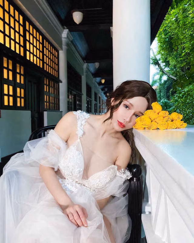 Cách đây chưa lâu, nữ Youtuber người Đài Loan (Trung Quốc) này vừa mua một chiếc xe đầu tiên của mình, Porsche 718 Cayman.