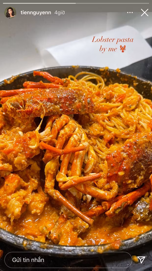 Nhưng bất ngờ nhất là ái nữ nhà tỷ phú Johnathan Hạnh Nguyễn còn làm được cả những món khó như pasta tôm hùm.