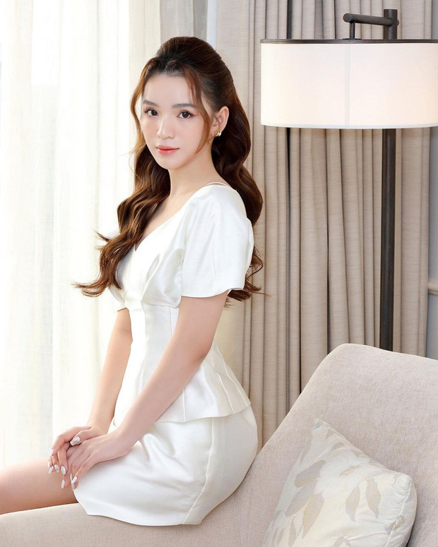 Hiếm khi vào bếp nhưng Khánh Hà - bồ cũ thiếu gia Phan Hoàng vẫn hé lộ phần nào khả năng nấu nướng của mình cho dân mạng.