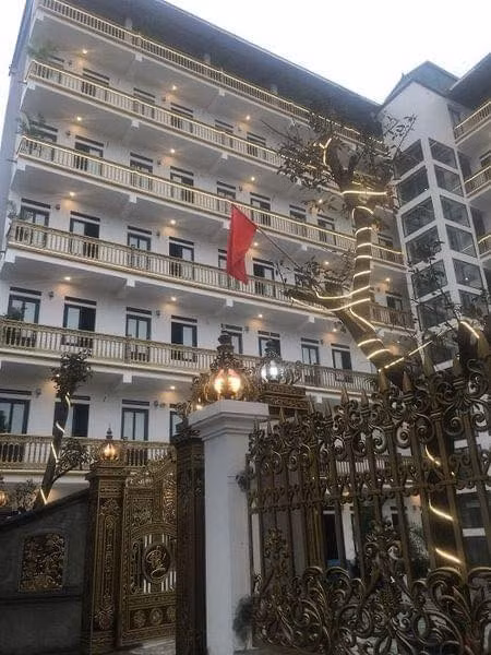 Tổng chi phí xây dựng tòa nhà đang hot cõi mạng này lên đến 8 tỷ đồng và gia chủ không tiếc tiền chăm chút từng chi tiết để đem đến những trải nghiệm tốt nhất cho khách thuê.