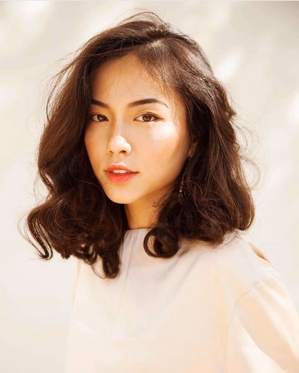 Giữa năm 2018, Hà Trúc lấn sân sang mảng Blogger với tư cách là một Lifestyle Blogger với trang cá nhân hơn 150 nghìn người theo dõi. Cô nàng chăm chút rất kỹ về những nội dung được đăng tải, đặc biệt là việc chơi-màu-sắc trong từng tấm ảnh.