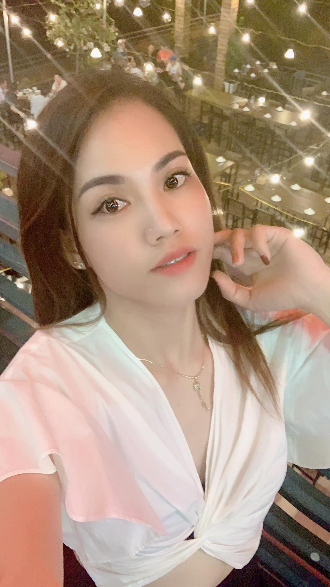 Là trọng tài nữ trong số 5 trọng tài của Việt Nam đạt đến trình độ của FIFA, Hà Phượng tham dự khá nhiều giải đấu của liên đoàn bóng đá Châu Á