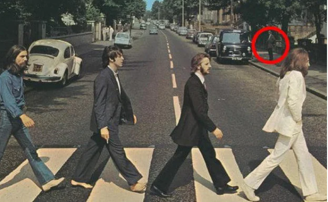 Bi an thu vi dang sau 7 buc anh noi tieng nhat lich su-Hinh-4