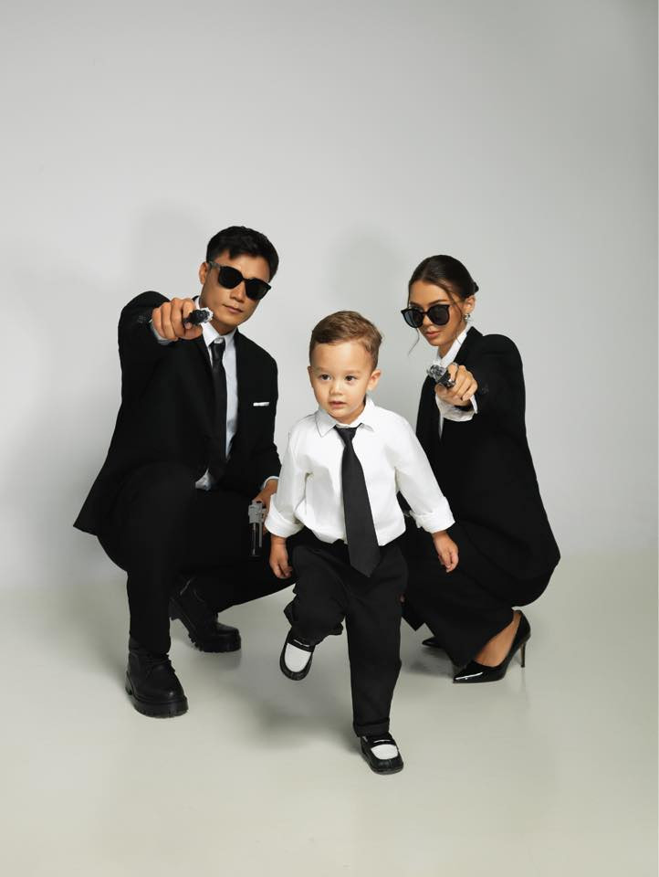 Trong các buổi tập, Bùi Tiến Dũng thường đảm nhận vai trò huấn luyện viên cá nhân cho Dianka, hỗ trợ cô thực hiện các bài tập tăng cường sức bền và săn chắc cơ thể.