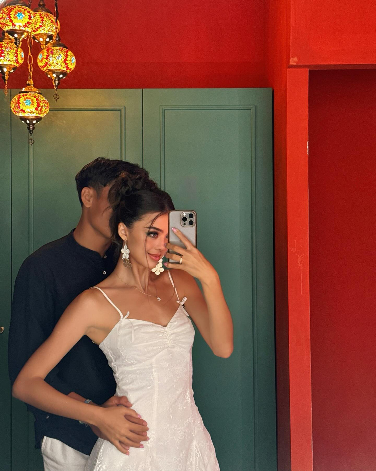 Cuộc sống hôn nhân của thủ môn Bùi Tiến Dũng và người mẫu Ukraine Dianka Zakhidova được nhiều người ngưỡng mộ bởi sự gắn bó và yêu thương lẫn nhau.