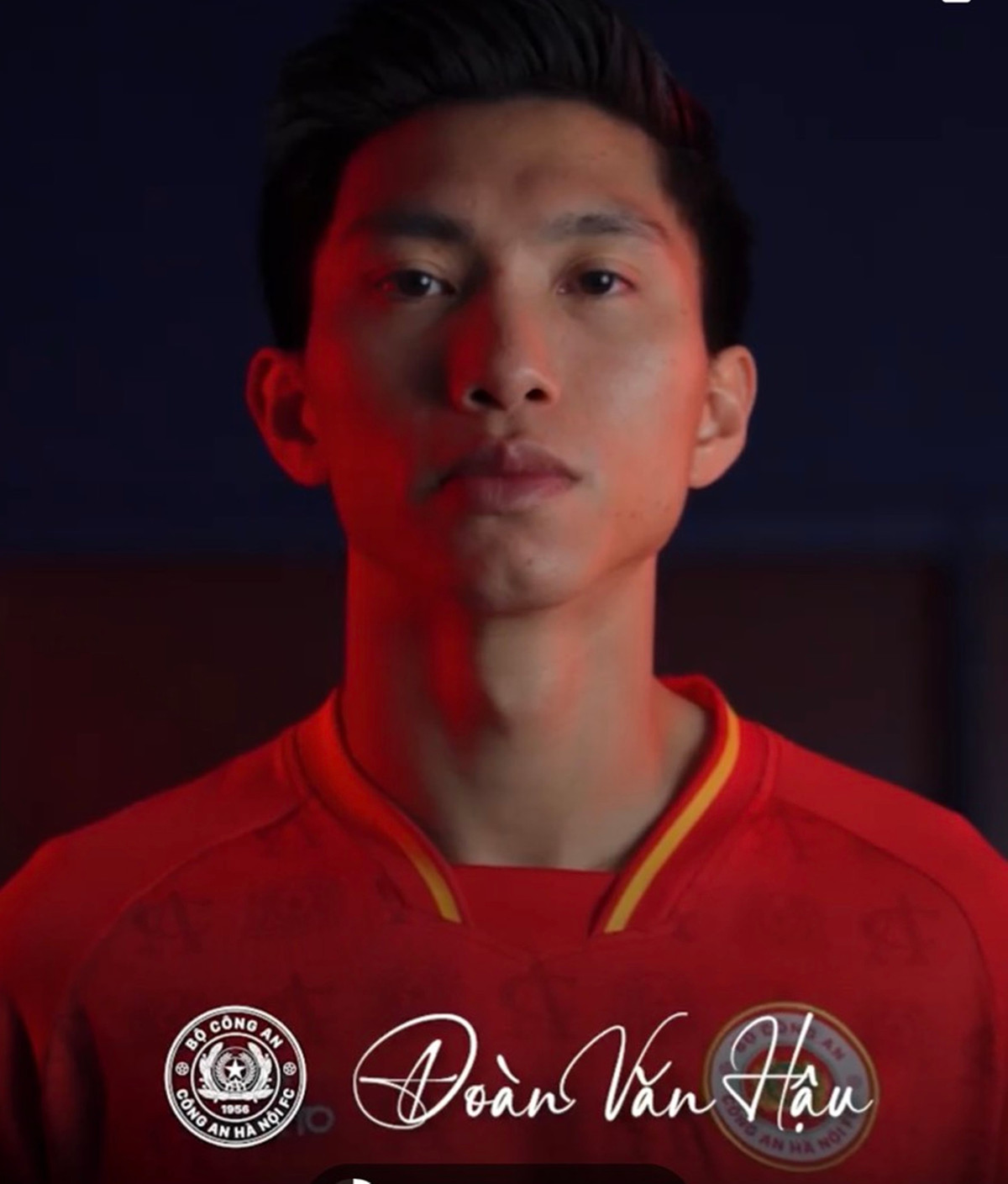 Đầu mùa giải, CLB Công an Hà Nội mang về hàng loạt tân binh trong đó Đoàn Văn Hậu là cầu thủ được chú ý. Cựu hậu về CLB Hà Nội FC về với đội bóng ngành Công an với nhiệm vụ gia cố hành lang cánh.