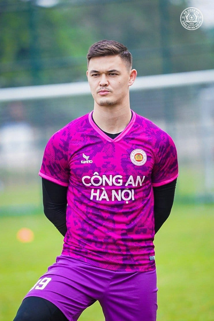 Patrick Lê Giang là thủ môn được CLB Công an Hà Nội mang về trước khi thị trường chuyển nhượng đóng cửa.