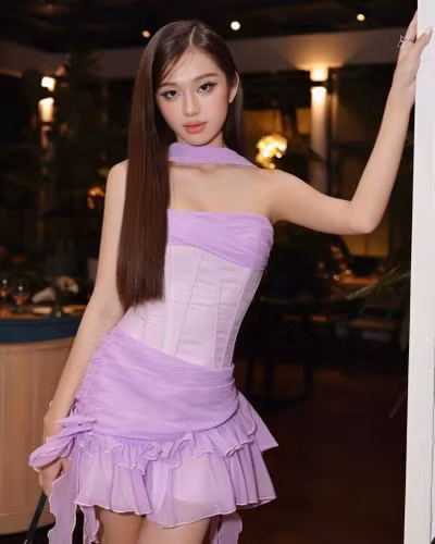 Thời gian vừa qua, tên tuổi của Thảo Trang còn đến gần hơn với công chúng khi tham gia các cuộc thi sắc đẹp.