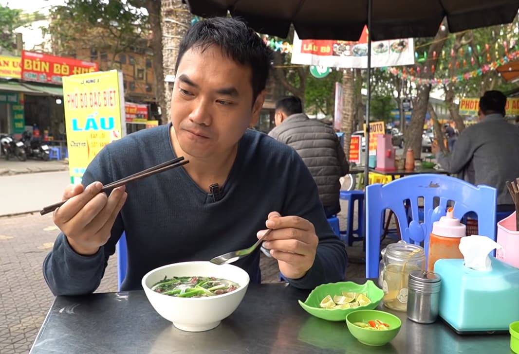 Sau hai năm dừng review ẩm thực do biến cố, hiện anh chàng này duy trì công việc sáng tạo nội dung tuy nhiên nội dung có phần thay đổi khi chuyển sang các chủ đề video về lịch sử, các địa điểm di tích văn hóa…