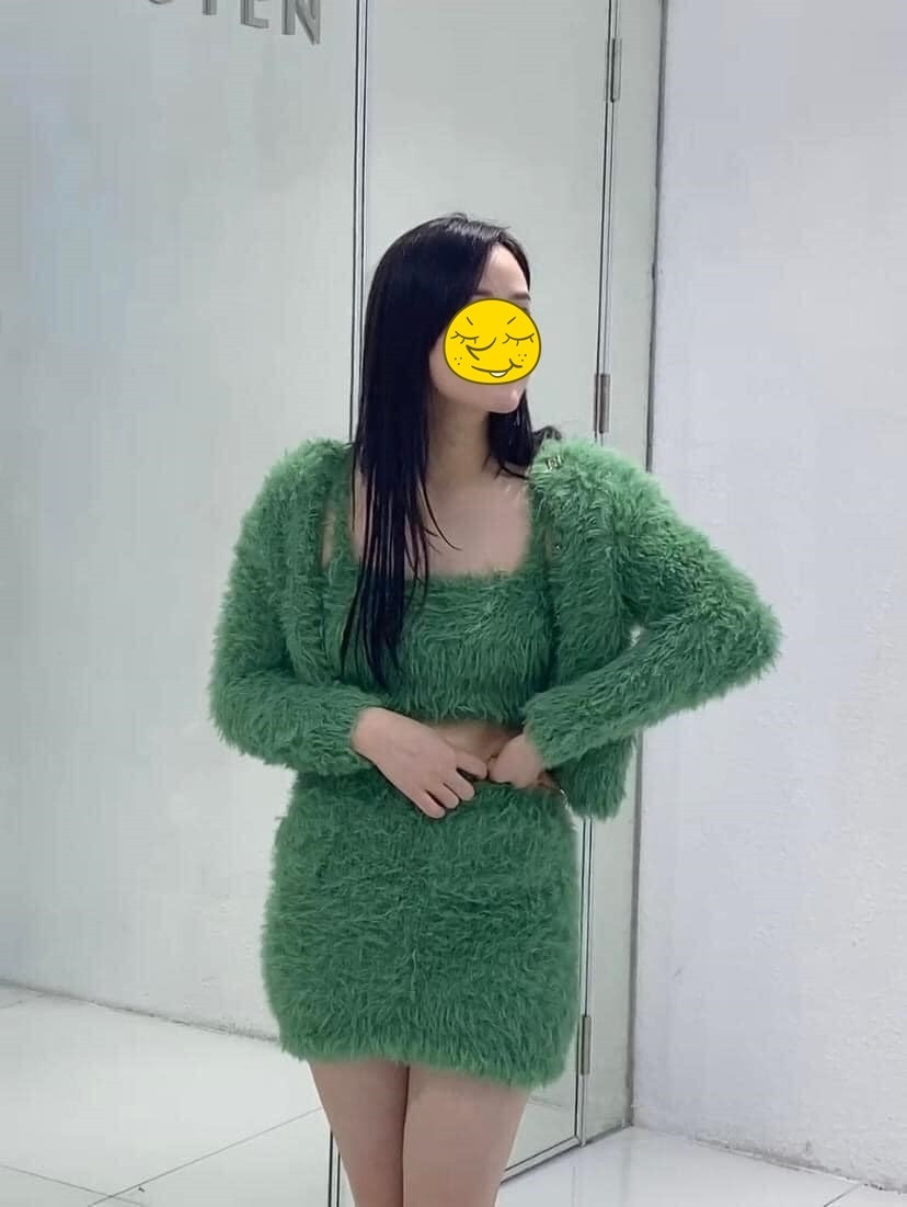 Những ngày sau đó, vì sợ K.L sẽ làm điều dại dột nên Tina Duong vẫn lui tới để xem tình trạng của anh thế nào. Cô còn mua socola, gửi nhiều món quà với mong muốn được anh tha thứ nhưng không cần phải quay lại với nhau. Theo lời cô gái Bắc Giang, mẹ anh chàng từng muốn giúp cô hàn gắn với con trai nhưng người con trai ấy nhất quyết muốn chia tay, muốn cô buông bỏ.