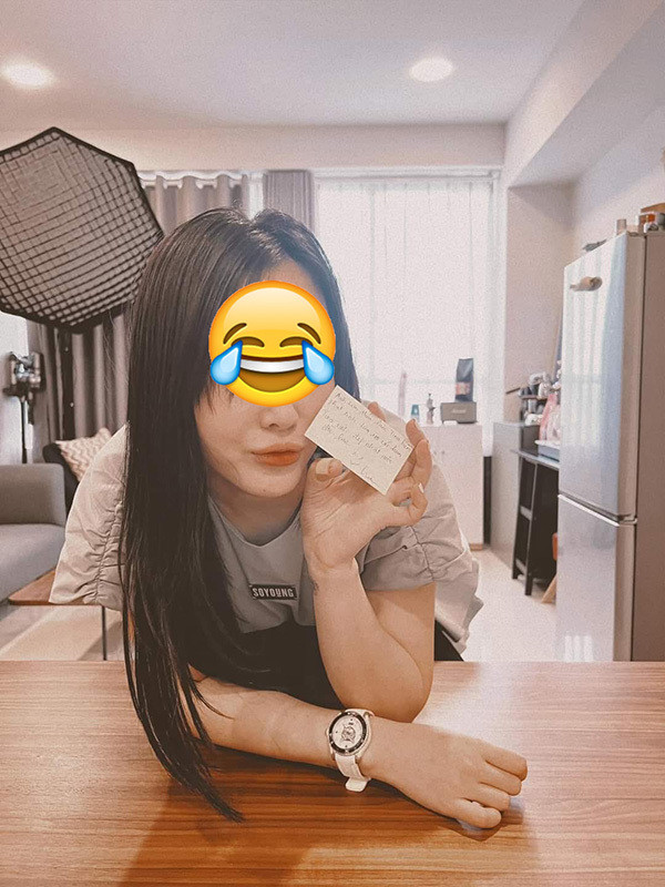 Sau đó, Tina Duong kể về chuyện tình của mình với anh chàng tên K.L cho mọi người biết. Cô bắt đầu theo dõi người yêu cũ vào năm 2021 và trò chuyện với nhau vào năm 2022.