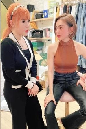 Nguyên nhân xảy ra vụ việc là do Trần My sử dụng hình ảnh của hot girl Trang Nemo để quảng cáo cho sản phẩm của mình mà không xin phép. Cuối cùng, "thánh livestream" trực tiếp đến nơi để xin lỗi đàn chị.