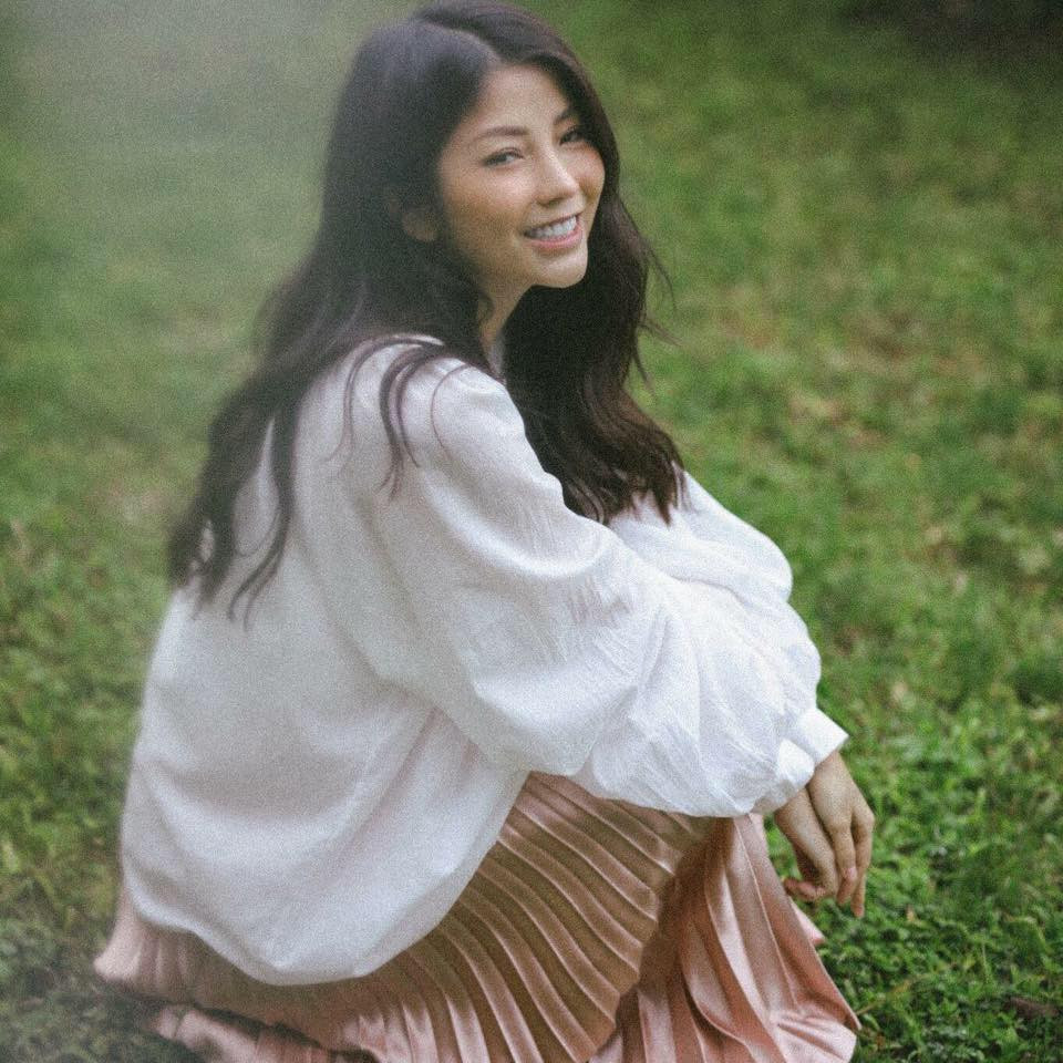 Khi chị Angela Ngô bắt đầu lấn sân vào lĩnh vực “người sản xuất nội dung” trên Tiktok với độ tuổi này, gia đình và bạn bè xung quanh đều không có ý kiến bàn tán gì mà ngược lại rất ủng hộ và dõi theo.