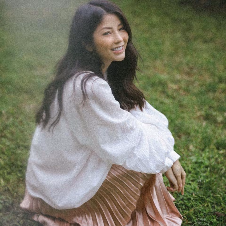 Khi chị Angela Ngô bắt đầu lấn sân vào lĩnh vực “người sản xuất nội dung” trên Tiktok với độ tuổi này, gia đình và bạn bè xung quanh đều không có ý kiến bàn tán gì mà ngược lại rất ủng hộ và dõi theo.