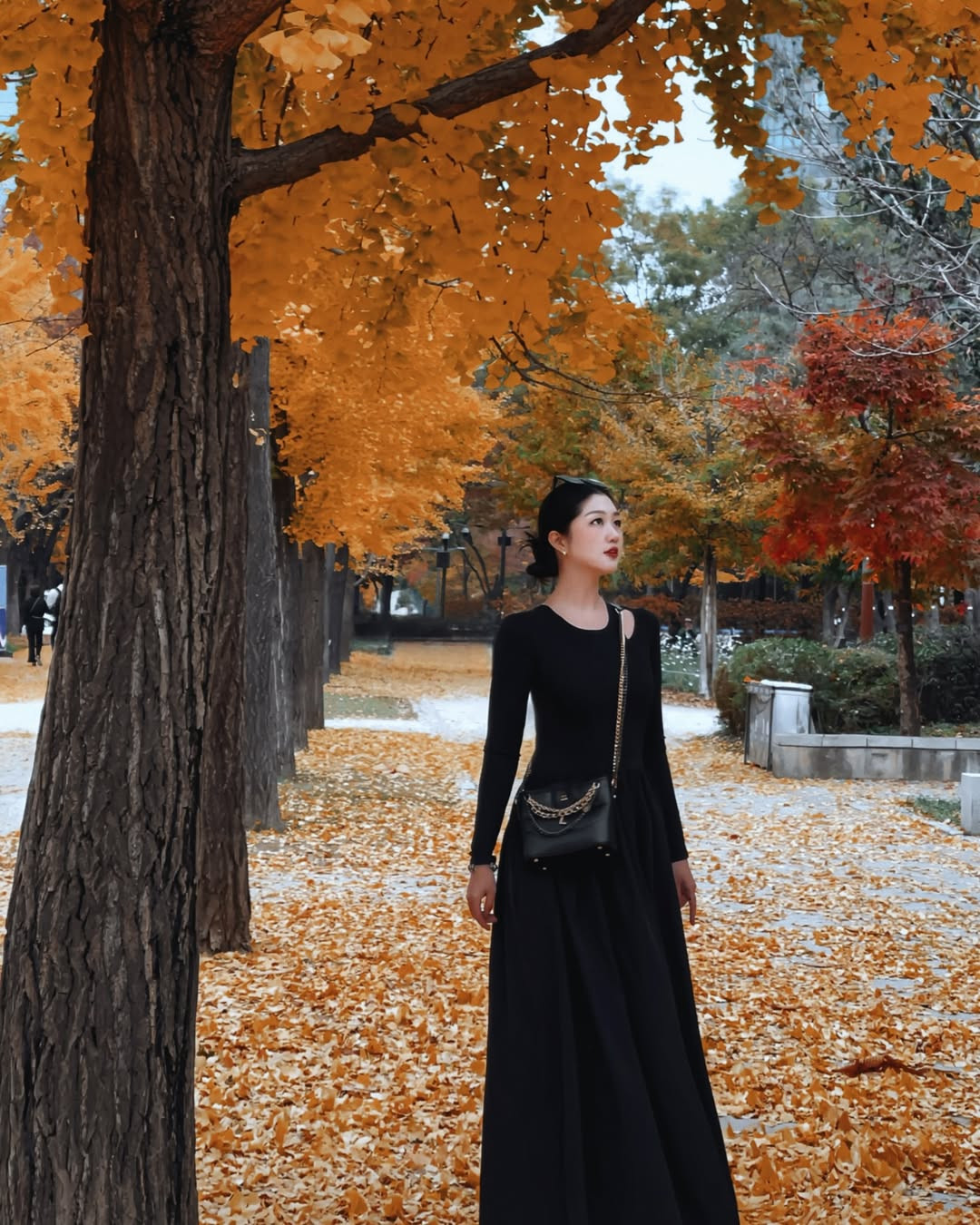 Dù có lợi thế về nhan sắc, nữ tiếp viên trưởng Vietnam Airlines không chọn tham gia thêm cuộc thi sắc đẹp nào hay dấn thân vào nghệ thuật, mà chọn ngành hàng không để gắn bó.