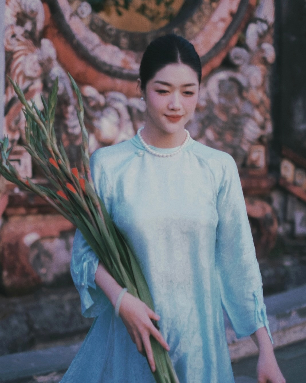 Trên mạng xã hội, Tôn Nữ Nam Phương khá nổi tiếng với trang cá nhân gần 70.000 lượt theo dõi, truyền tải năng lượng tích cực.