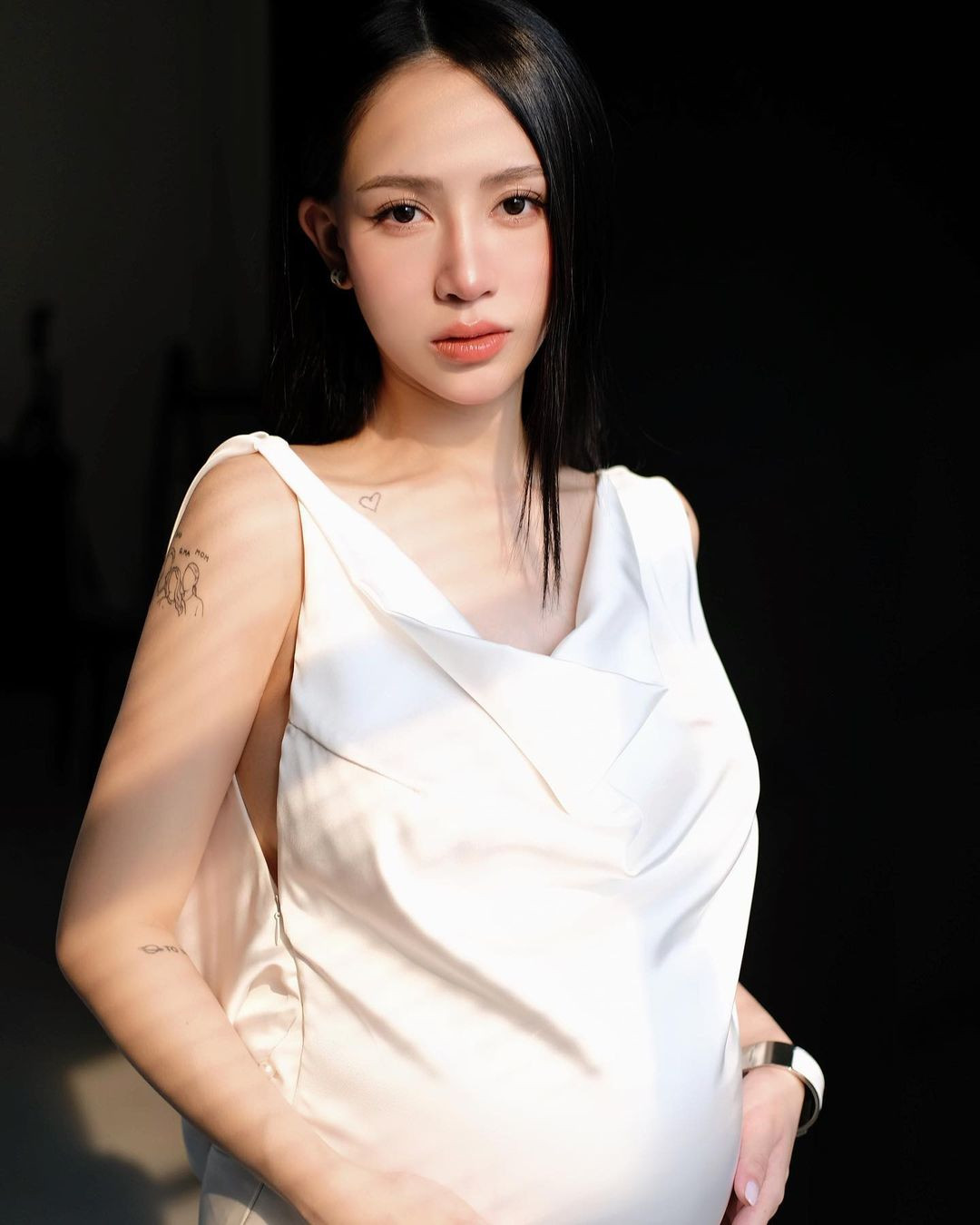 Sau khi sinh bé thứ hai, Joyce Phạm tiết lộ đã nâng cấp ngực để tự tin hơn với vóc dáng.