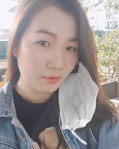 Ngoài việc vẫn đều đặn phụ giúp Ngọc Trinh sửa soạn đồ hiệu, tháp tùng mọi lúc mọi nơi thì Thuý Kiều cũng được chú ý trên trang cá nhân.