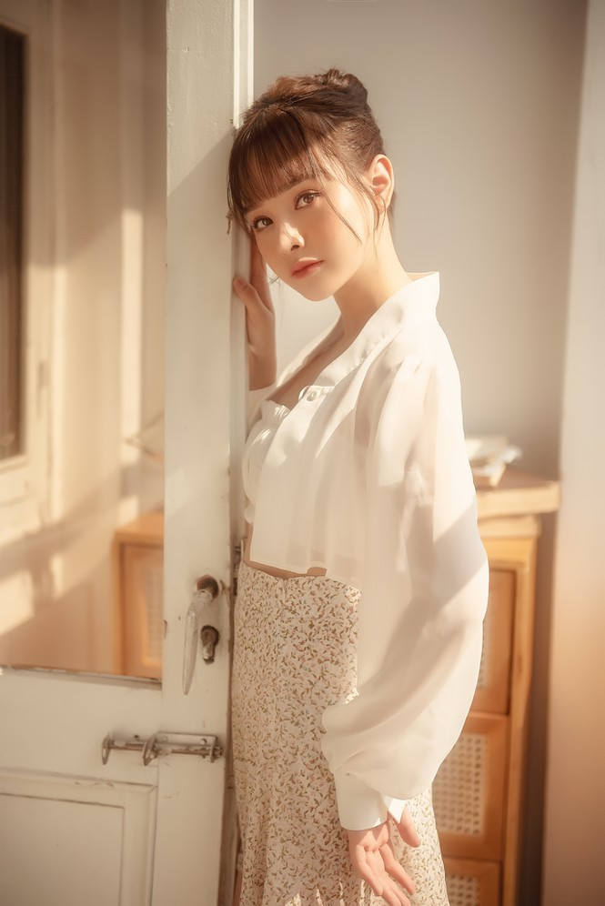 Bên cạnh đó, nữ streamer Hà An Hy cũng cho biết thêm: "Streamer không phải là một công việc dễ đối với phái nữ, vì vậy mình muốn để bản thân có sự chuẩn bị chỉn chu nhất rồi mới quay lại. Mình cảm thấy may mắn vì lần comeback này vẫn nhận được sự động viên, giúp đỡ của công ty và đông đảo người hâm mộ".